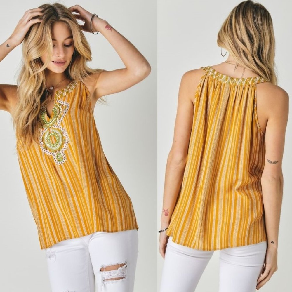 Davi & Dani Striped Sleeveless Embroidered Top NWT • Mustard Rayon Short Sleeve